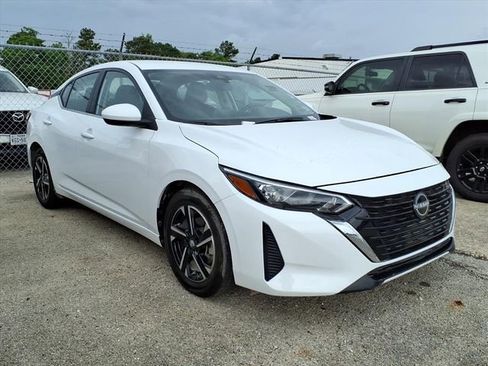 Used 2025 Nissan Sentra SV image 4