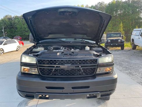 Used 2005 Chevrolet Silverado 2500 LT w/ Heavy-Duty Power Package AWD/4WD image 29