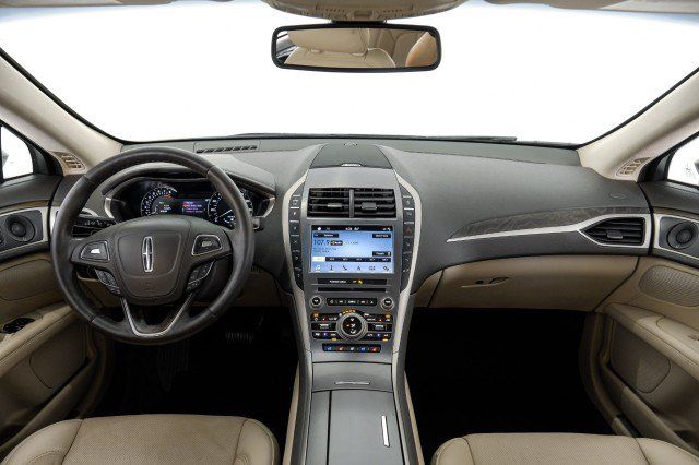 Used 2019 Lincoln MKZ Reserve FWD image 12
