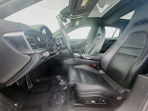 Used 2023 Porsche Panamera 4S image 5