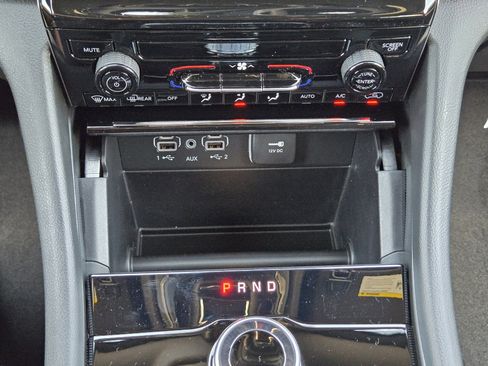 New 2026 Jeep Grand Cherokee Laredo AWD/4WD image 16
