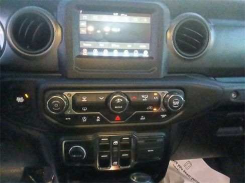 Used 2023 Jeep Gladiator Sport image 20