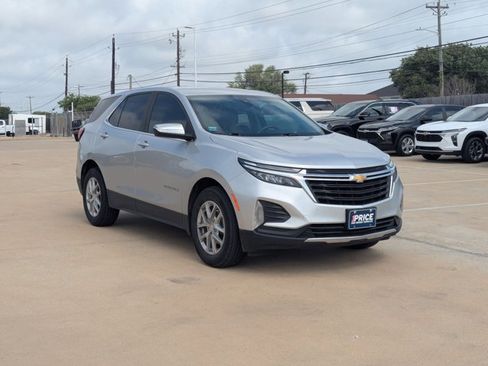 Used 2022 Chevrolet Equinox LT image 3