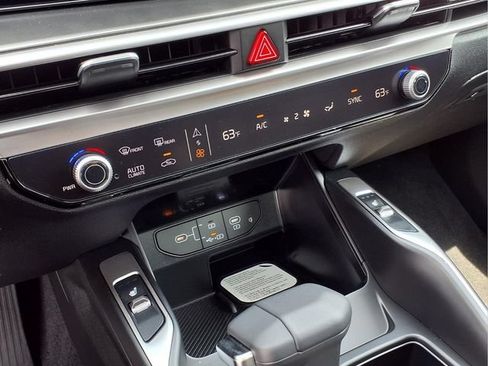 New 2026 Kia Sorento S w/ S Panoramic Sunroof Package FWD image 5