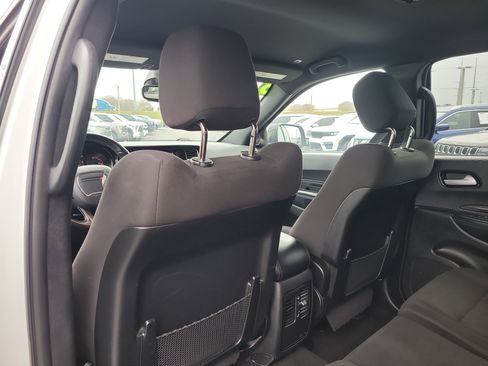 Used 2023 Dodge Durango SXT image 12