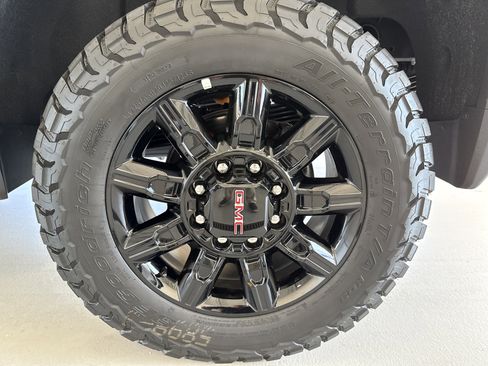 Used 2026 GMC Sierra 2500 AT4 w/ AT4 Premium Plus Package image 26
