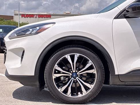 Used 2022 Ford Escape SE w/ SE Sport Appearance Package FWD image 14