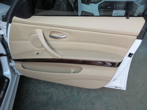 Used 2011 BMW 328i Wagon RWD image 21
