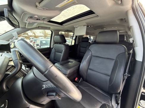 Used 2017 Chevrolet Suburban LT image 24