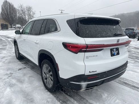 Used 2025 Buick Enclave Preferred image 8