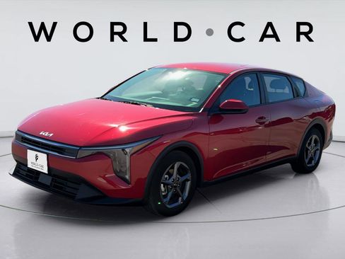 Certified 2025 Kia K4 image 4