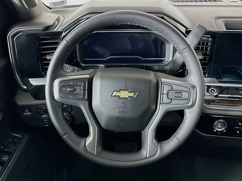 Used 2024 Chevrolet Silverado 1500 LT image 17