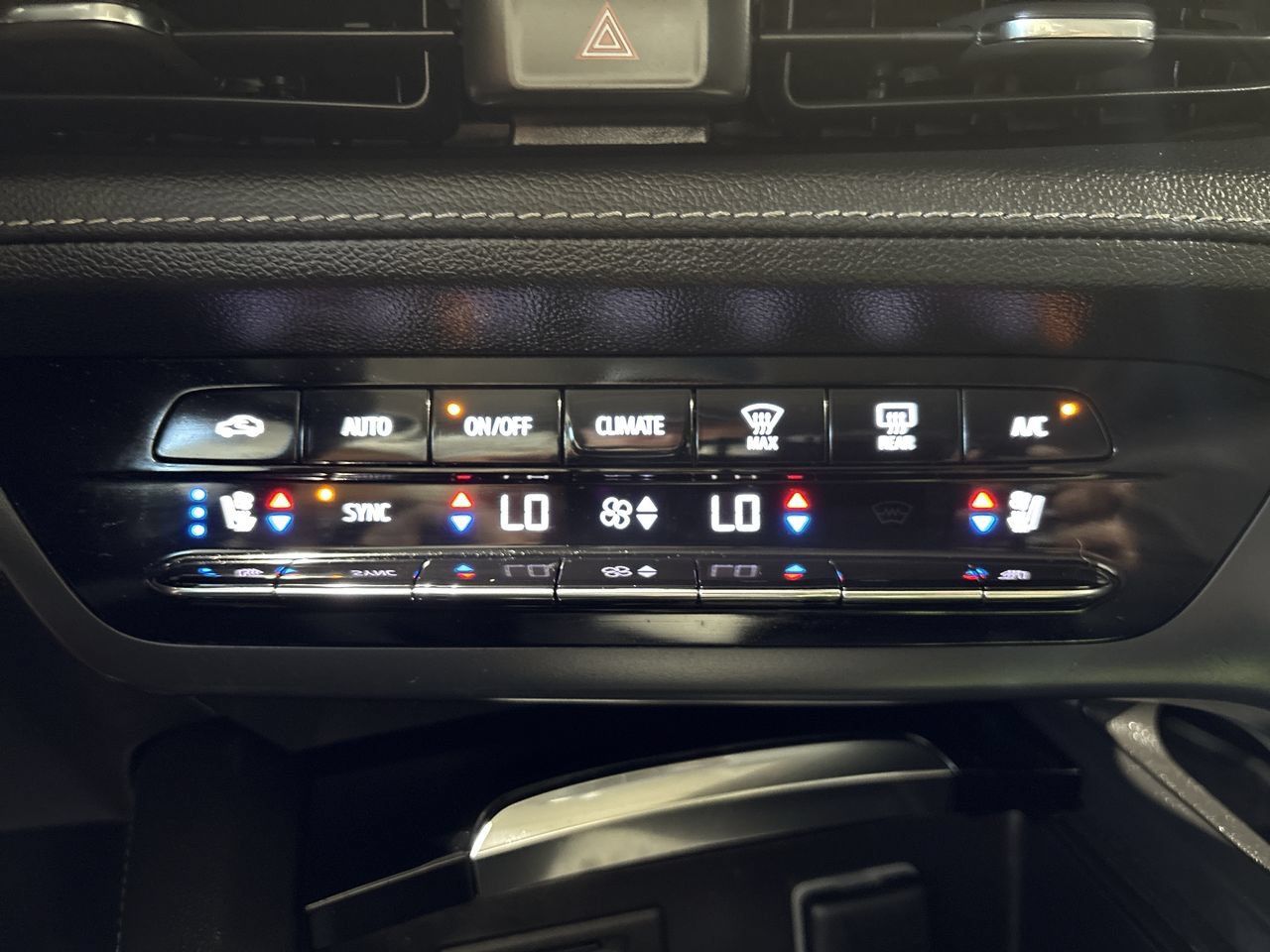 Used 2023 Buick Envision Avenir AWD/4WD image 20