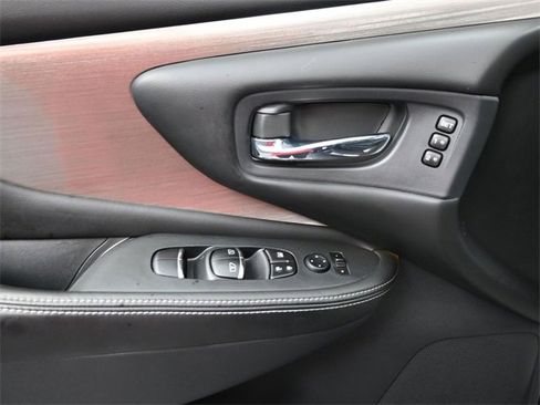 Used 2018 Nissan Murano Platinum image 13