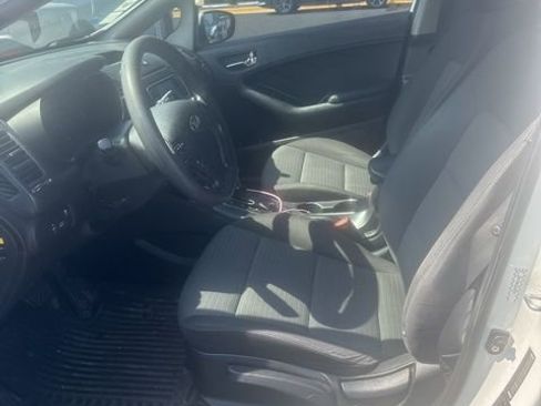 Used 2016 Kia Forte LX w/ LX Popular Plus Package FWD image 8