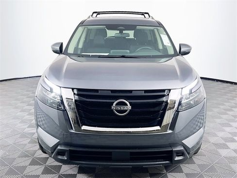 New 2025 Nissan Pathfinder SV image 3