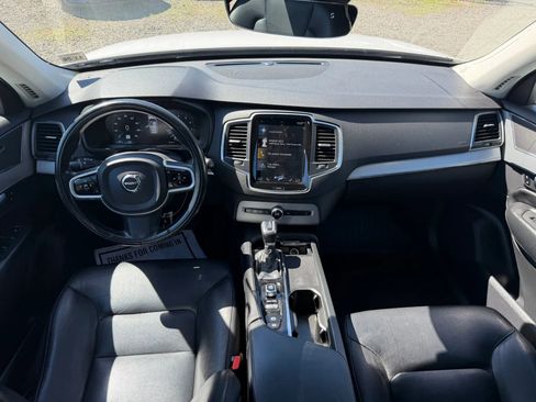 Used 2021 Volvo XC90 T5 Momentum w/ Climate Package AWD/4WD image 31