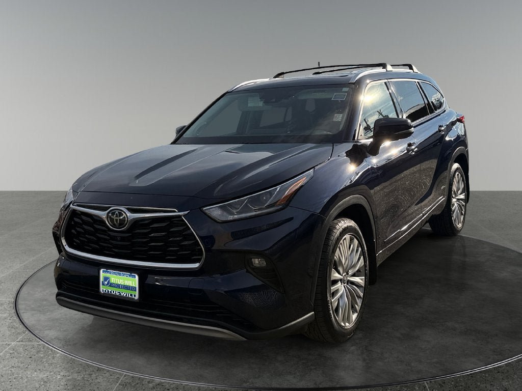 Used 2022 Toyota Highlander Platinum AWD/4WD image 3