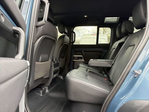 Used 2023 Land Rover Defender 110 S image 15