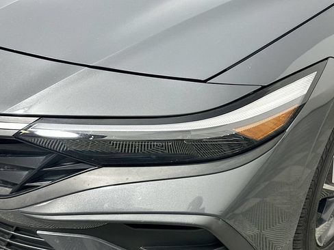 Used 2025 Hyundai Elantra Sport FWD image 23