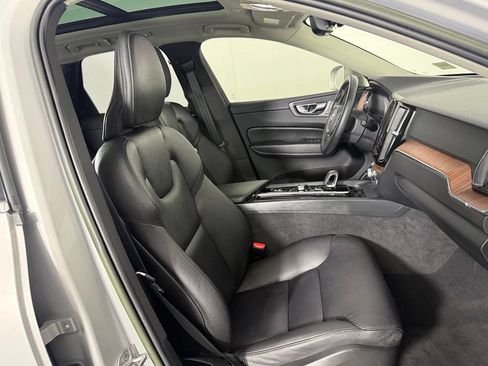 Used 2023 Volvo XC60 B5 Plus w/ Climate Package AWD/4WD image 35