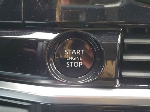 New 2025 Nissan Pathfinder SL image 16