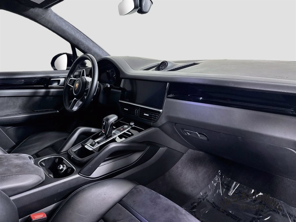 Used 2021 Porsche Cayenne GTS AWD/4WD image 37