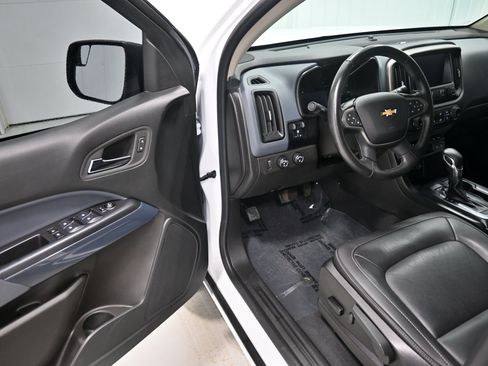 Used 2022 Chevrolet Colorado Z71 AWD/4WD image 4