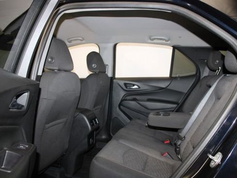Used 2020 Chevrolet Equinox LT w/ Driver Convenience Package FWD image 9