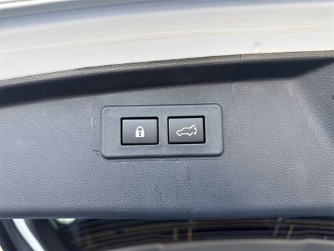 Certified 2025 Subaru Outback Premium image 32