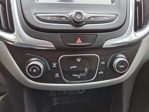 Used 2018 Chevrolet Equinox LS FWD image 27