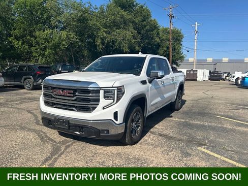 Used 2025 GMC Sierra 1500 SLT AWD/4WD image 7