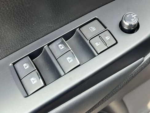 Used 2018 Toyota Highlander Limited AWD/4WD image 18