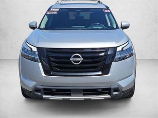 Used 2023 Nissan Pathfinder Platinum w/ Black Appearance Package FWD video 2