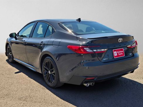 Used 2025 Toyota Camry SE FWD image 5