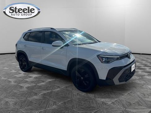 New 2026 Volkswagen Taos SE FWD image 7