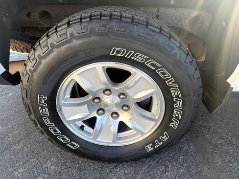 Used 2018 Chevrolet Silverado 1500 LT w/ Trailering Package AWD/4WD image 9