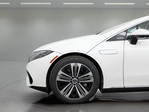 Used 2022 Mercedes-Benz EQS 450+ Sedan image 32