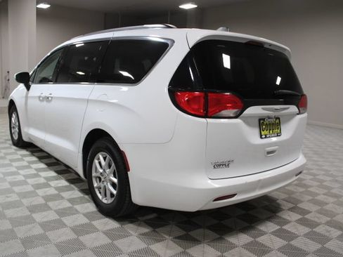 Used 2021 Chrysler Voyager Lxi FWD image 9
