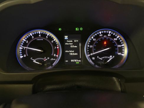 Used 2019 Toyota Highlander XLE image 10