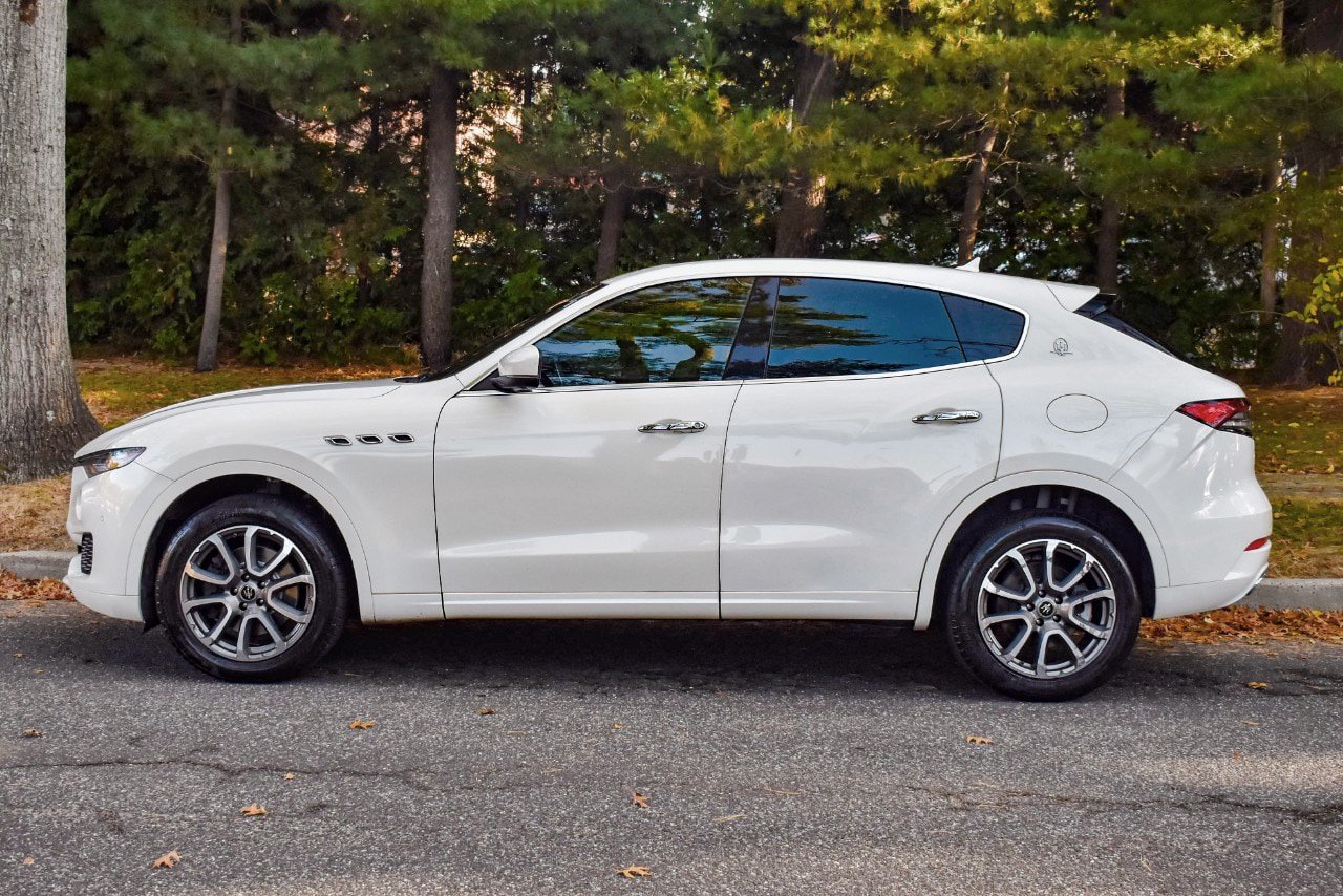 Used 2021 Maserati Levante AWD/4WD image 4