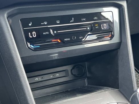 Certified 2023 Volkswagen Tiguan SE R-Line FWD image 15
