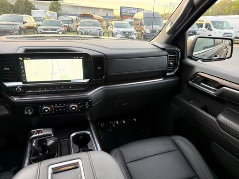 Used 2022 GMC Sierra 1500 SLT w/ SLT Convenience Package image 36