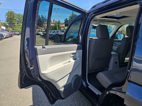 Used 2008 Jeep Liberty Sport w/ Popular Equipment Group AWD/4WD image 16