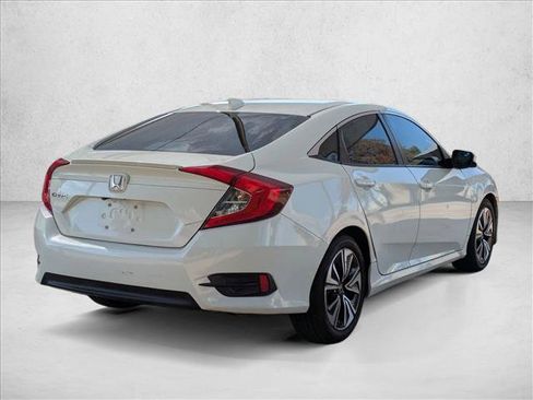 Used 2017 Honda Civic EX-T image 5
