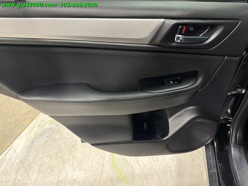 Used 2017 Subaru Outback 2.5i Premium AWD/4WD image 28