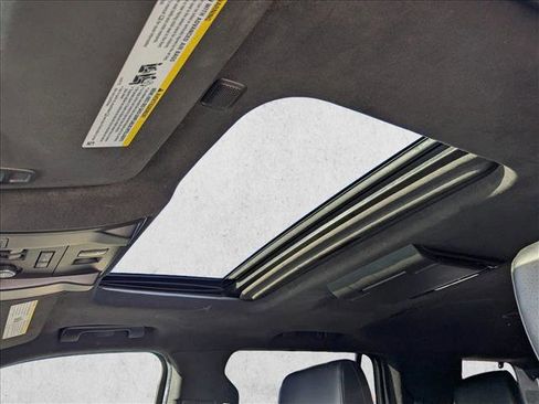 Used 2016 Cadillac Escalade Platinum image 11