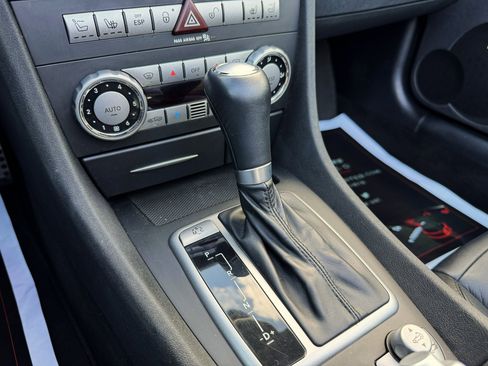 Used 2005 Mercedes-Benz SLK 55 AMG image 31