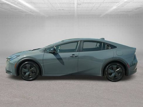Used 2025 Toyota Prius Plug-In Hybrid FWD image 4