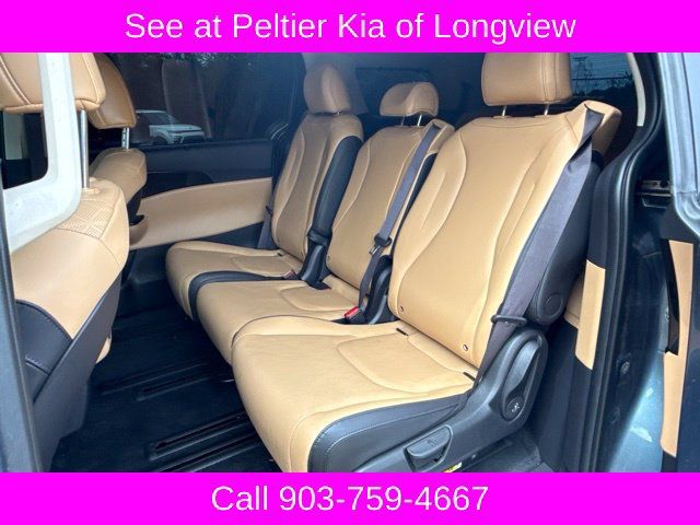 Used 2024 Kia Carnival EX FWD image 13